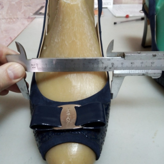 Новая услуга: Растяжка Женских элегантных босоножек 42 размера.